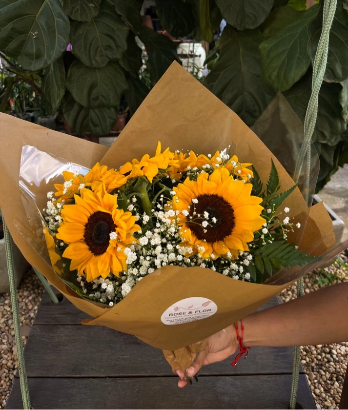 Buquê de flores em tons de rosa da Rose & Flor